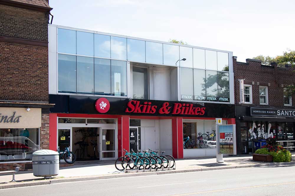 Skiis discount & bikes