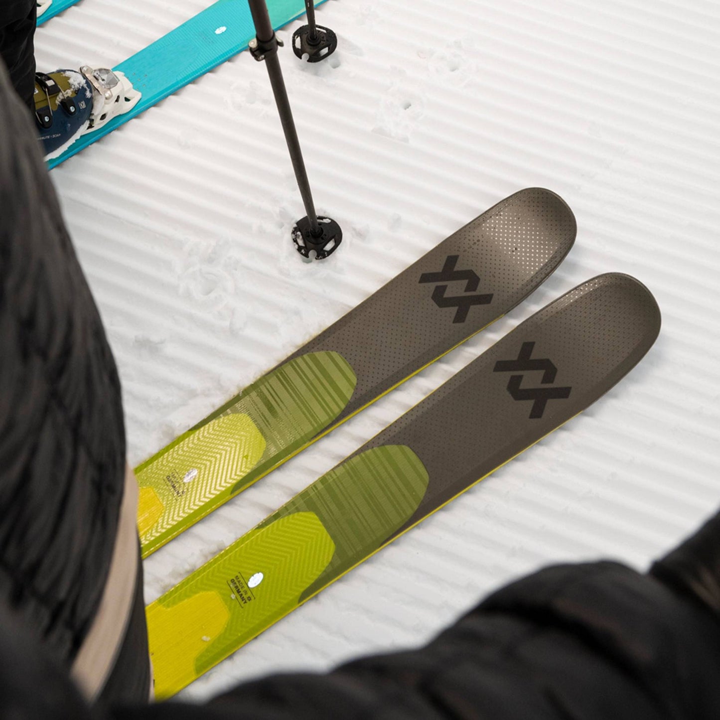 Volkl Blaze 86 Ski 2025 - Skiis & Biikes