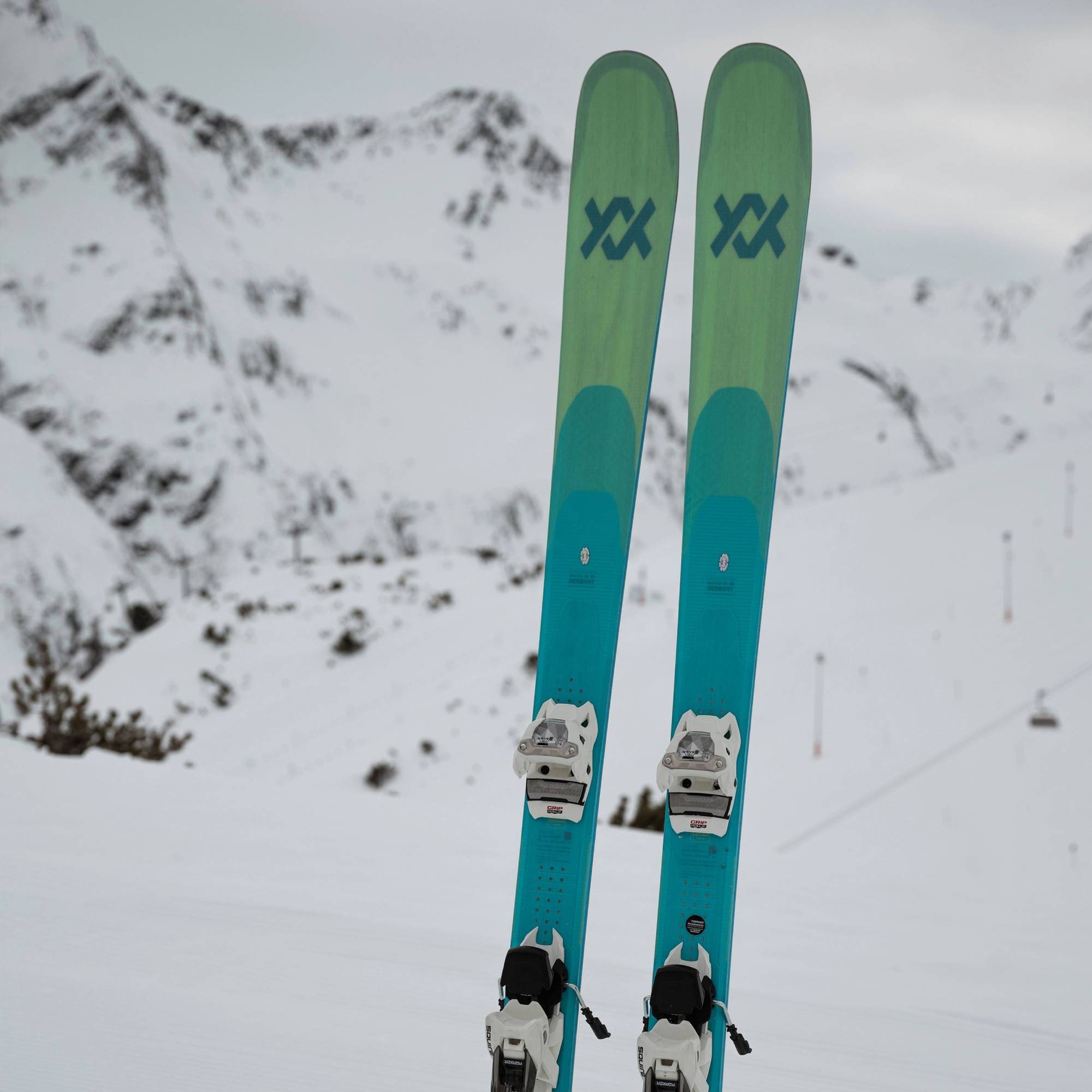 VOLKL スノーボードセット 136cm レディース向け Volkl Blaze 86 Womens Ski 2025 – Skiis & Biikes